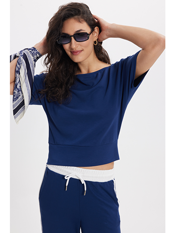 TUDORS Kadın Slim Fit Dar Kesim Kısa Kollu Kayık Yaka Lacivert Tişört