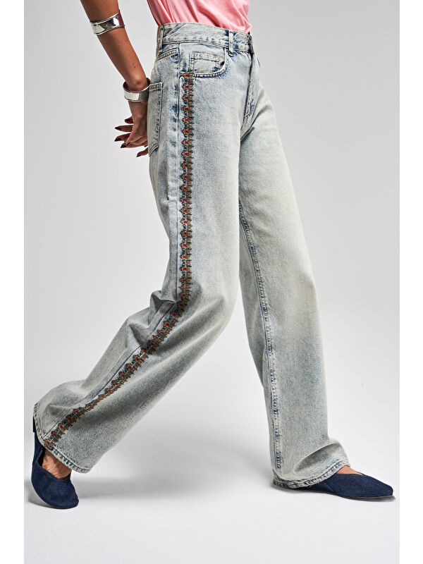 It's Basic Kadın T.Kot Rengi 4S5-80 Yandan Nakışlı Loose Fit Orta Bel Tasarım Denim Jean