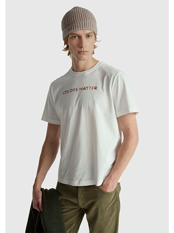United Colors Of Benetton Erkek Krem %100 Pamuk Önü ve Arkası Baskılı Logo Detaylı Tişört