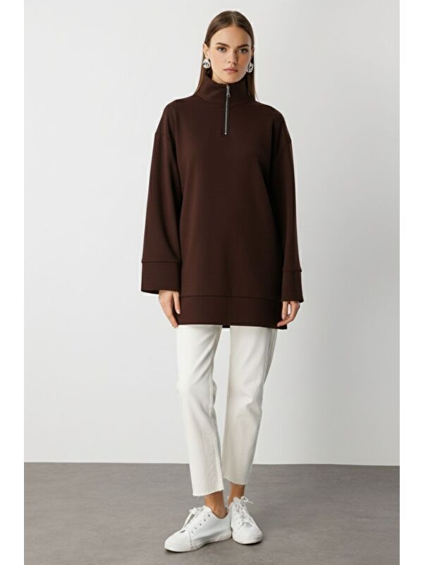 Mizalle Dik Yaka Yumuşak Dokulu Kahverengi Sweatshirt