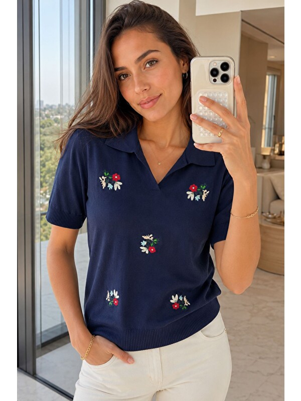 Gülseli Kadın Polo Yaka Çiçek Nakışlı Triko Bluz