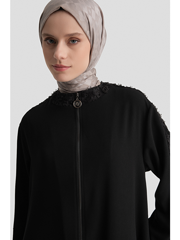 ARMİNE İşlemeli Ferace Siyah