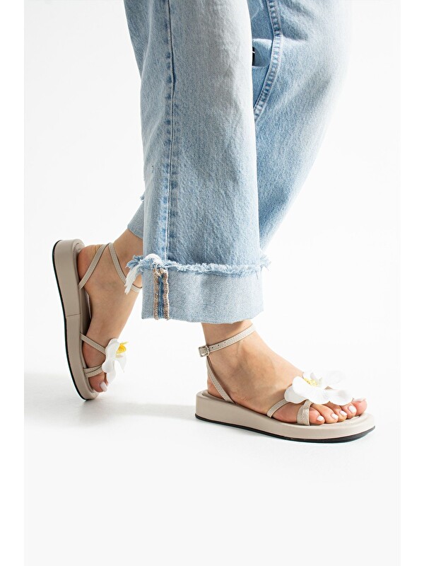 DUXAL SHOES Daisy Bej Çiçek Detaylı Kadın Sandalet