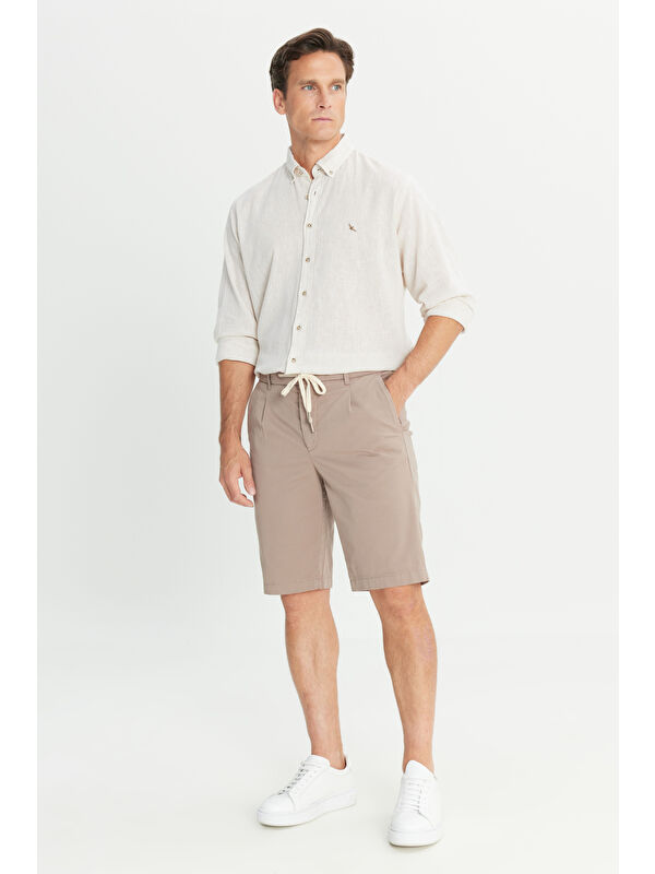 AC&Co / Altınyıldız Classics Erkek Bej Pamuklu Slim Fit Dar Kesim Beli Bağlamalı Yan Cepli Esnek Şort