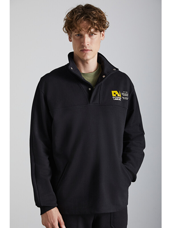 GRIMELANGE GALICIA Erkek Diagonel Kumaşlı Dik Yakalı Çıtçıt Kapamalı Baskılı SİYAH Sweatshirt