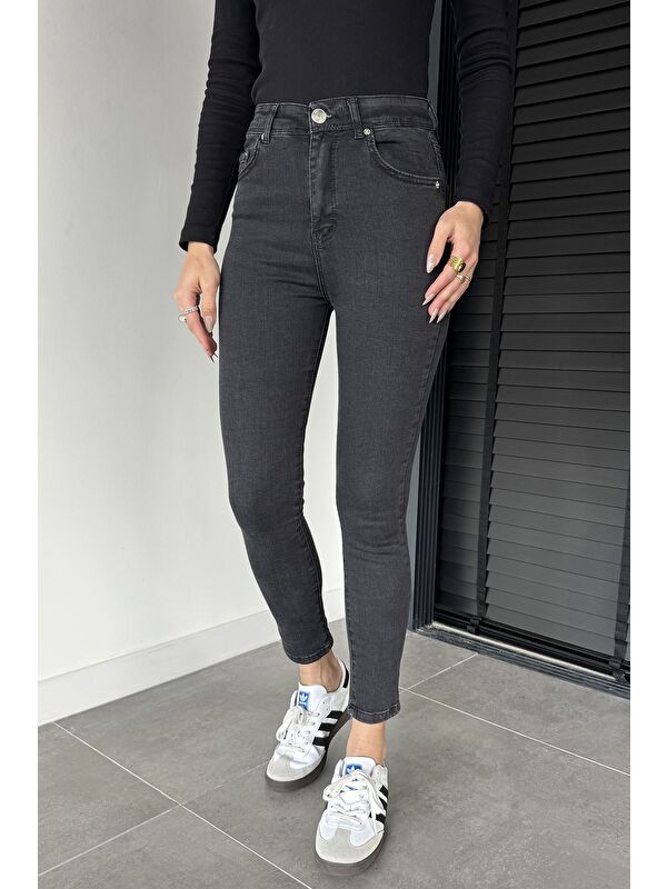 Gülseli Kadın Dar Paça Yüksek Bel Jeans Pantolon