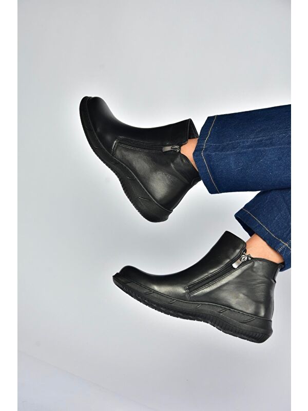 Siyah Kadın Bot V398577603 - Görsel 3