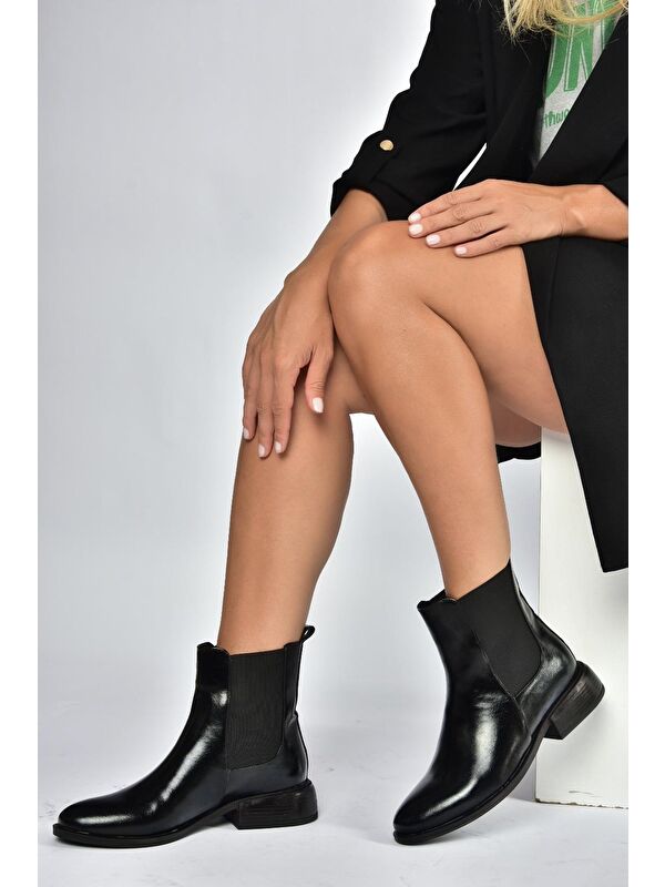 Siyah Kadın Bot V312367309 - Görsel 5
