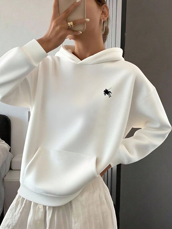 Trendseninle Kadın Beyaz Horse Baskılı Oversize Kapüşonlu Sweatshirt Hoodie