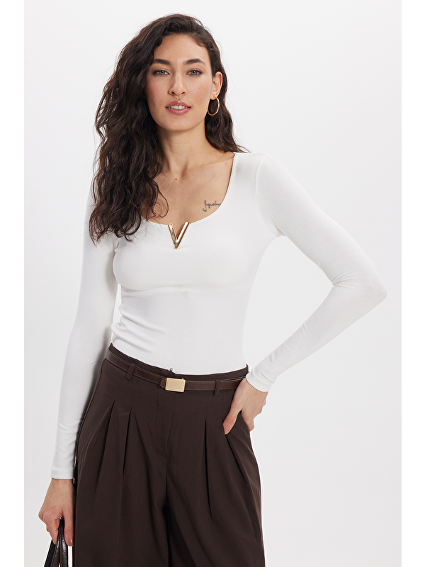 TUDORS Kadın Slim Fit Dar Kesim Pamuklu Uzun Kollu V Yaka Ekru Tişört Bluz