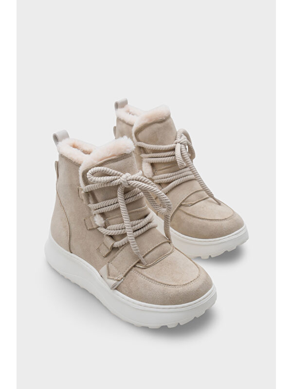 Agatha Kürklü Kadın Bot - Görsel 3