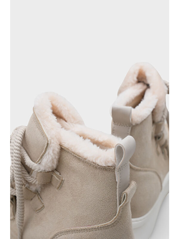 Agatha Kürklü Kadın Bot - Görsel 4