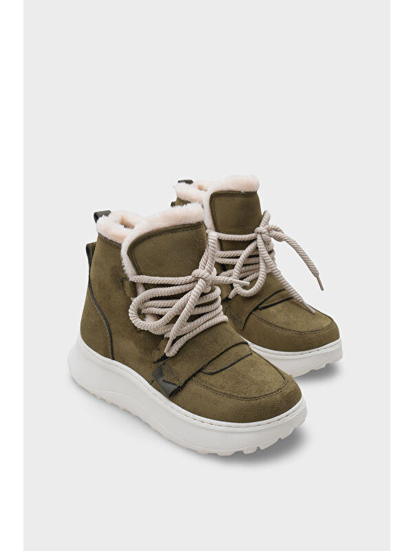 Agatha Kürklü Kadın Bot - Görsel 3