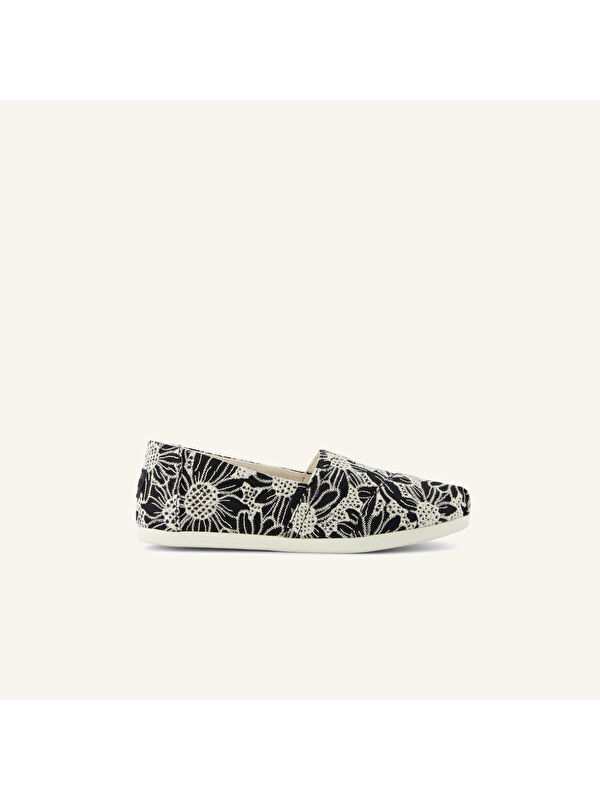 Toms Beyaz Toms Espadril Alpargata Kadın 10021888 10021932 Classic Oversized Floral Eyelet
