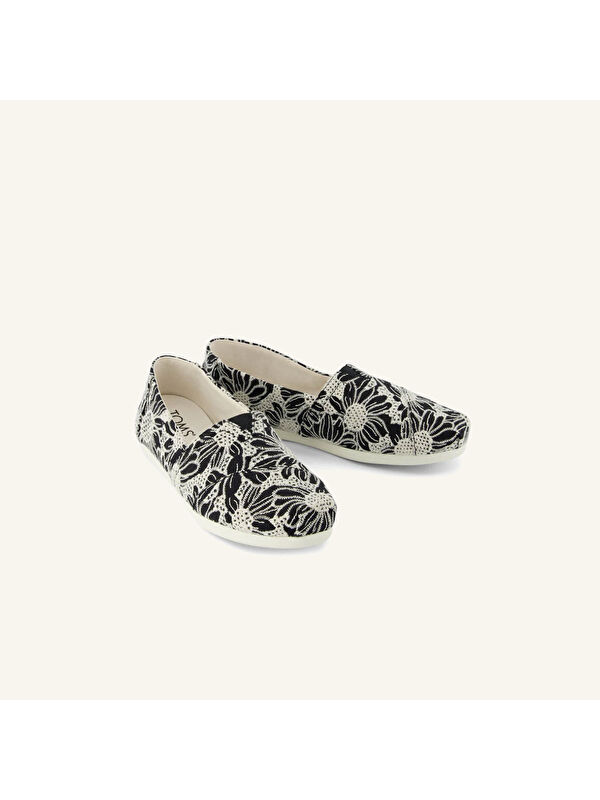 Toms Beyaz Toms Espadril Alpargata Kadın 10021888 10021932 Classic Oversized Floral Eyelet