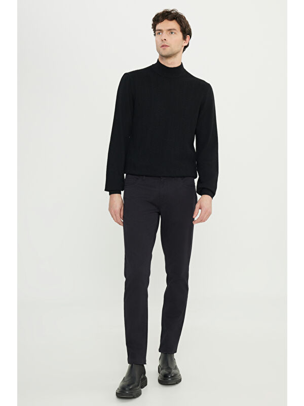 Altınyıldız Classics Erkek Siyah Pamuklu Slim Fit Dar Kesim 5 Cepli Armürlü Esnek Casual Pantolon