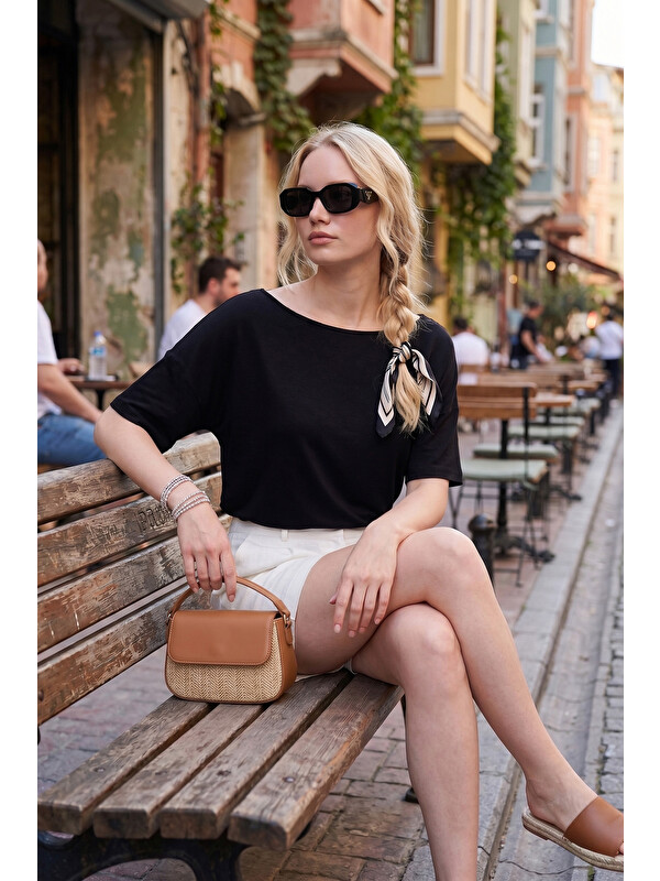 Lela Standart Fit Drape Detaylı Yarasa Kol T Shirt 5866962