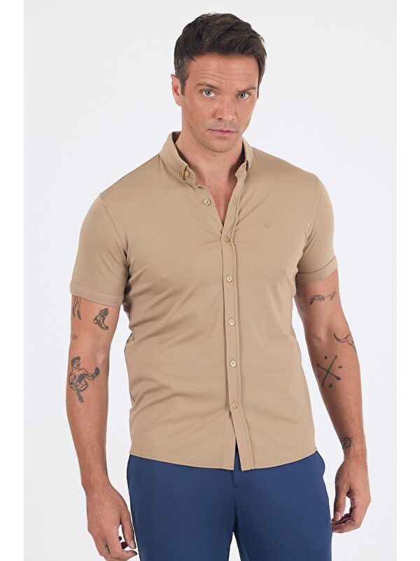 İMZA Koyu Bej İtalyan Düğmeli Yaka Kısa Kol Cepsiz Slim Fit Büyük Beden Gömlek 1004250255