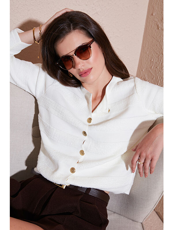 Lela Premium Regular Fit Bisiklet Yaka Düğmeli Dokulu Triko Hırka 680HI00337