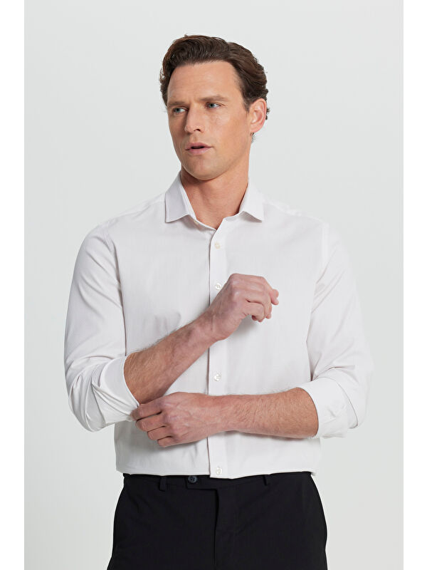 Altınyıldız Classics Erkek Bej Slim Fit Dar Kesim Küçük İtalyan Yaka Armürlü Gömlek