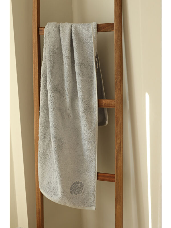İrya Sedef Bambu Nakışlı Banyo Havlusu 70x140 cm Gri