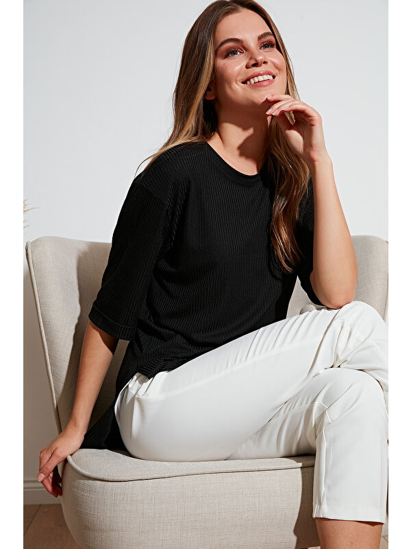 Lela Oversize Bisiklet Yaka Yırtmaç Detaylı Kadın Bluz 5869000