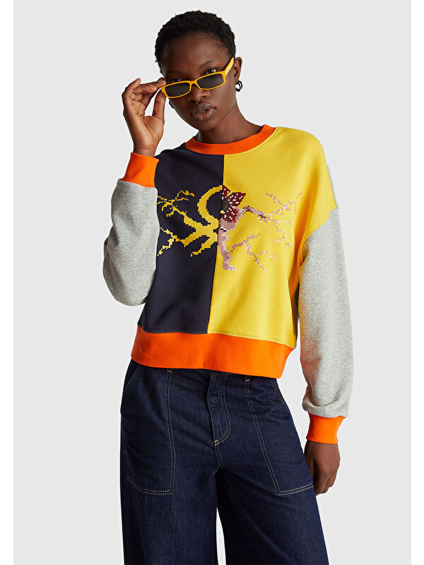 United Colors Of Benetton Kadın Sarı Mix  %100 Pamuk Renk Bloklu Stranger Things Baskılı Sweatshirt