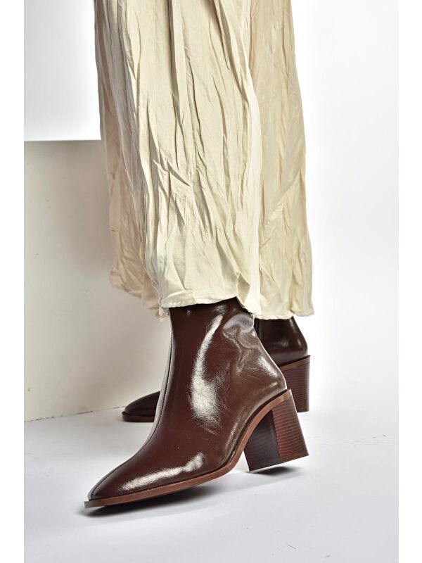 Kahverengi Kadın Bot V250330309 - Görsel 4