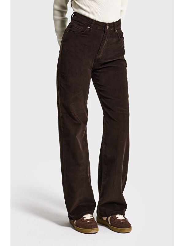 It's Basic Kadın Acı Kahve 26w5-136 Straight Cropped Fit Elastan Velvet Kadife Kumaş Pantolon