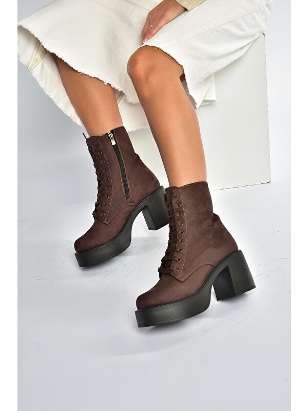 Kahverengi Kadın Bot V726681502 - Görsel 4