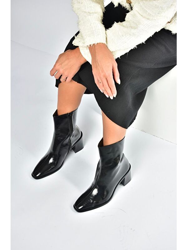 Siyah Kadın Bot V250330309 - Görsel 2