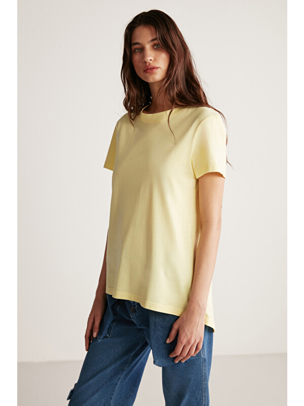 GRIMELANGE Samantha Kadın %100 Organik Pamuklu Comfort Fit Arkası Uzun Basic Örme AÇIK SARI T-Shirt