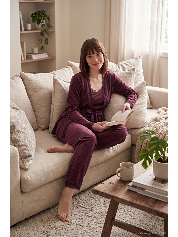 Lela Regular Fit Dantelli Yumuşak Dokulu Sabahlıklı Kadife Kadın Pijama Takımı 6095545