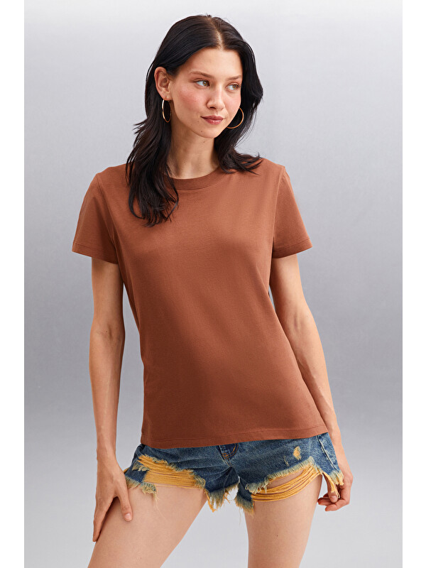 GRIMELANGE Samantha Kadın %100 Organik Pamuklu Comfort Fit Arkası Uzun Basic Örme KAHVERENGİ T-Shirt