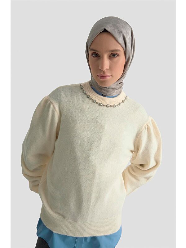 ARMİNE Yakası İnci Detaylı Kazak 25Kd6008 Ekru