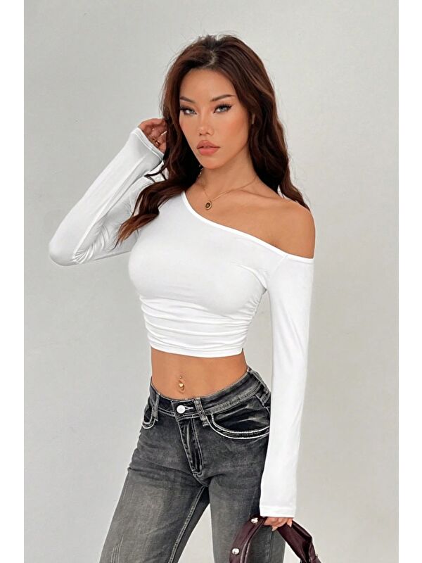 Tarz Cool Kadın Asimetrik Yaka Uzun Kollu Crop T-Shirt Beyaz