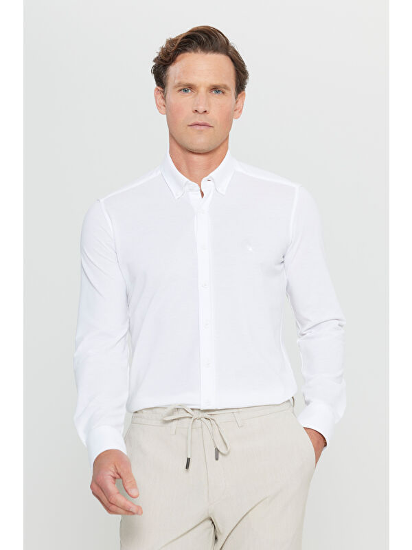 AC&Co / Altınyıldız Classics Erkek Beyaz 360 Her Yöne Esneyen Pamuklu Slim Fit Dar Kesim Düğmeli Yaka Örme Gömlek