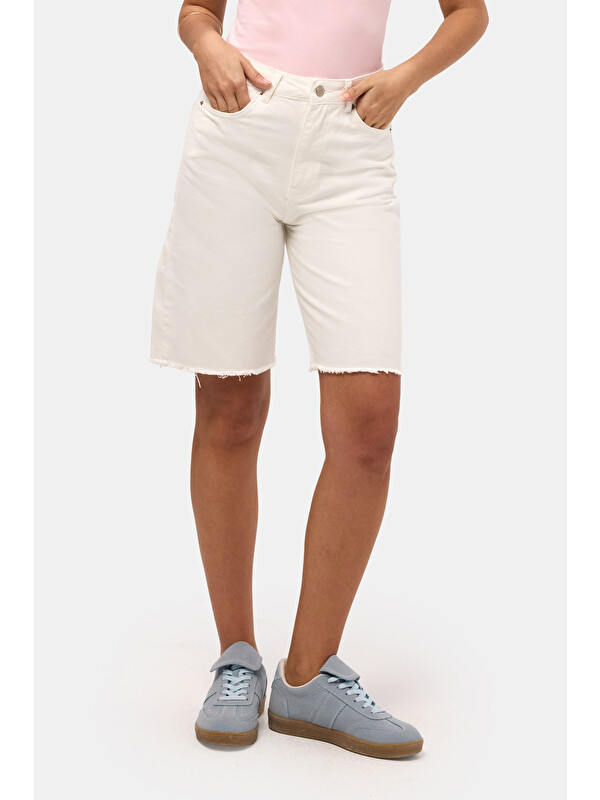 It's Basic Kadın Kırık Beyaz 7s6-101 Mom Midi %100 Pamuk Denim Şort