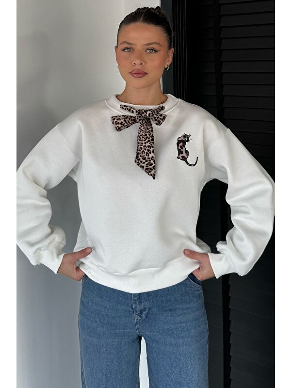 Gülseli Fularlı Şardonlu Sweatshirt