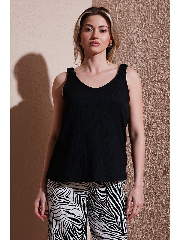 Fashion Friends Standart Fit V Yaka Büzgülü Kalın Askılı Bluz 25Y0513K1
