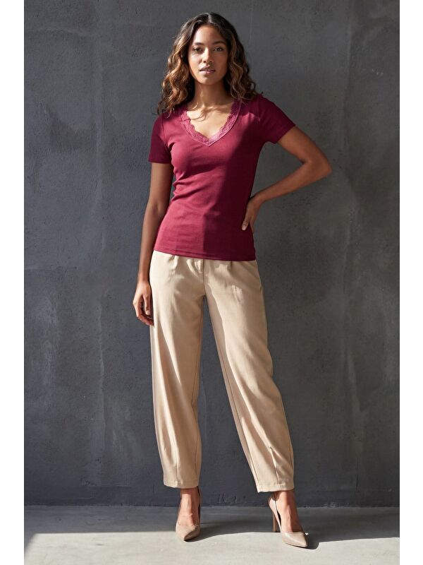 Madmext Bordo V Yaka Dantelli Slim Fit Kadın Tişört Mg2683