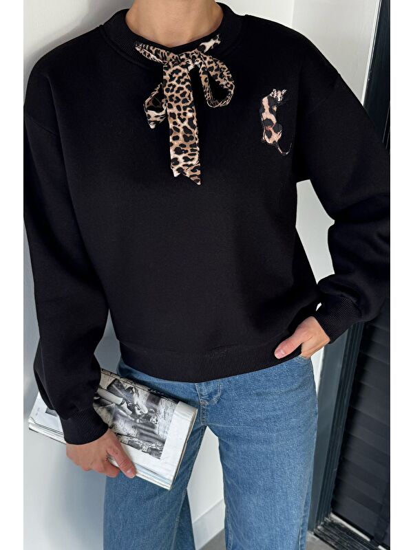 Gülseli Fularlı Şardonlu Sweatshirt