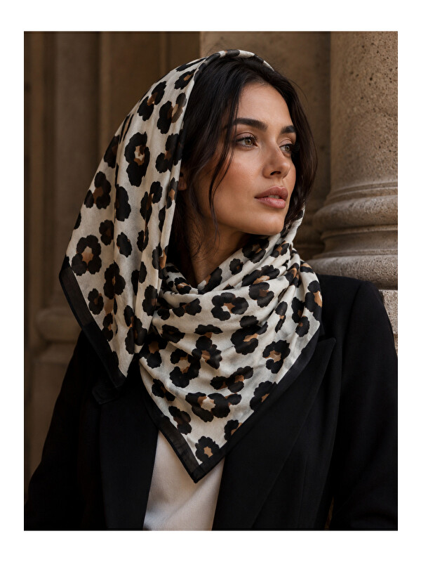 Luminos Butik Kadın Ekru Leopar Desenli Pamuk 70x70 Ithal Fular FLR6018