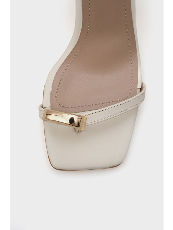 Cindy Küt Burunlu Topuklu Bilekten Bantlı Parmak Arası Kadın Sandalet - Görsel 5