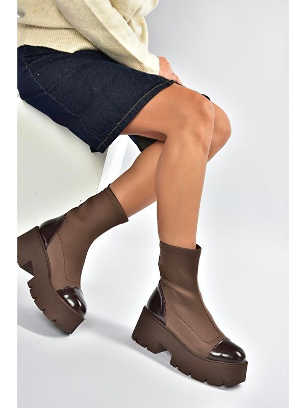 Kahverengi Kadın Bot V272902904 - Görsel 4