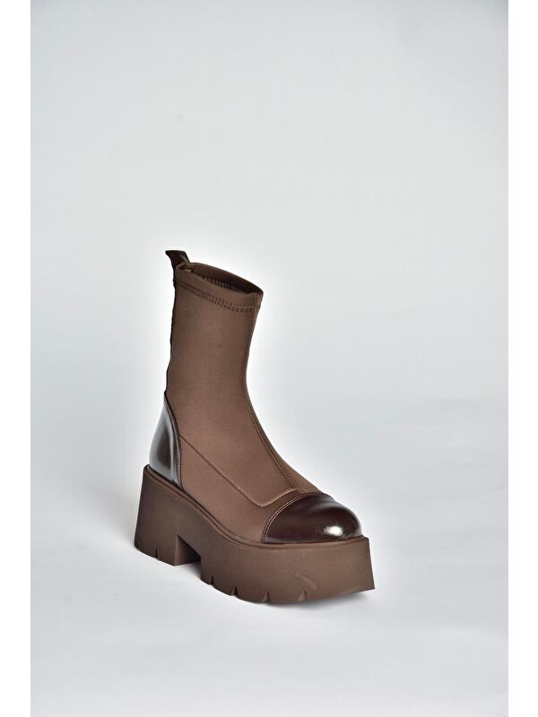 Kahverengi Kadın Bot V272902904 - Görsel 7