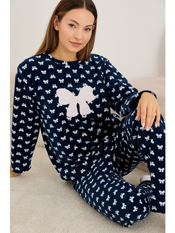 Siyah İnci Nakışlı Büyük Beden Polar Kışlık Örme Pijama Takım 25222571