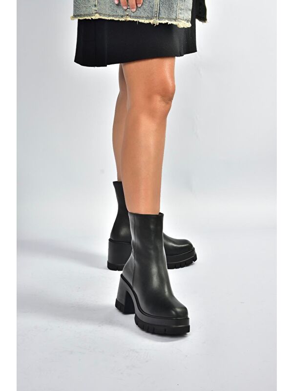 Siyah Kadın Bot V965065809 - Görsel 3
