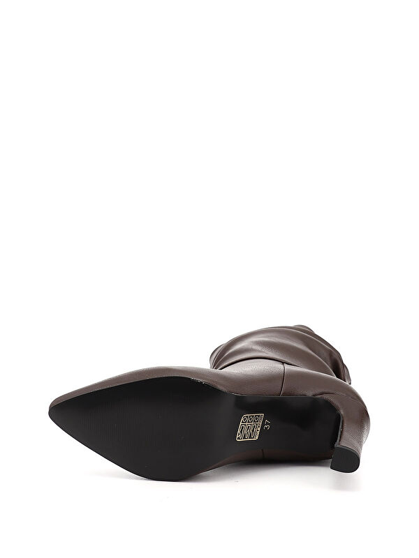 Kadın ÇİKOLATA KAHVE Sivri Burun Körüklü İnce Topuklu Çizme - Görsel 5