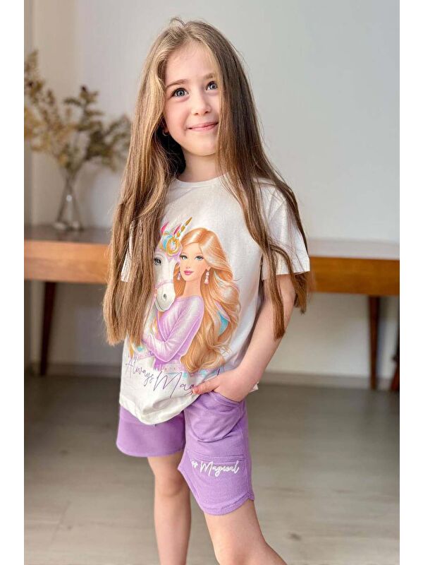 Riccotarz Kız Çocuk Üzeri Digital Bebek ve At Baskılı Yazı Detaylı T-shirt Lila Şortlu Takım
